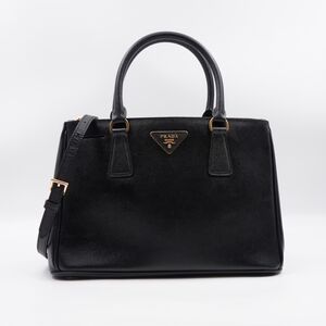 BQ42 💖 Prada Saffiano Leather Shoulder Bag